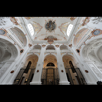 Luzern, Jesuitenkirche, Kirchenrckwand mit Orgel perspektivisch