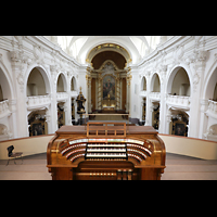 Schwyz, Kollegiumskirche, Blick ber den Spieltisch in die Kirche