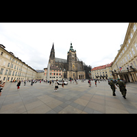 Praha (Prag), Katedrla sv. Vta (St. Veits-Dom), Domplatz mit St. Veits-Dom