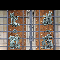 Praha (Prag), Katedrla sv. Vta (St. Veits-Dom), Astrologische Figurenschmuck am Gitter vor dem sdlichen Querhausportal
