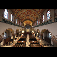 Dsseldorf, St. Antonius, Blick vom Spieltisch der Hauptorgel in die Kirche