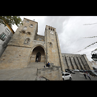 vora, Catedral da S, Fassade mit Blick aufs Querhaus