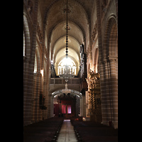 vora, Catedral da S, Hauptschiff in Richtung Westenpore und Orgel