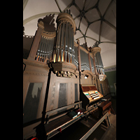 Dresden, Vershnungskirche, Orgel mit Spieltisch seitlich