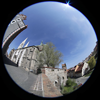 Grlitz, St. Peter und Paul (Sonnenorgel), Blick von der Stadtmauer auf die Kirche und die Neie