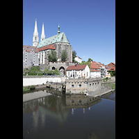 Grlitz, St. Peter und Paul (Sonnenorgel), Blick von der Altstadtbrcke (Neie) zur Peterskirche