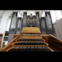 Rostock, St. Nikolai, Spieltisch mit Orgel