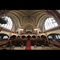 Rostock, Heiligen-Geist-Kirche, Innenraum in Richtung Orgel