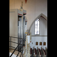 Korschenbroich, St. Andreas, Blick ber die Pfeifen des Rckpositivs in die Kirche