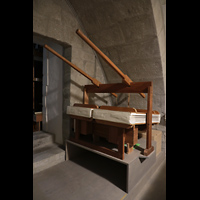 Lausanne, Saint-Franois, Balganlage der spanischen Orgel in einer Kammer hinter der Orgel
