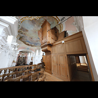 Arlesheim, Dom, Seitlicher Blick auf die Orgel mit Pfeifen des echowerks hinter dem Gehuse