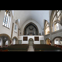 Berlin, Grunewaldkirche, Innenraum in Richtung Orgel