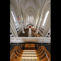 Berlin, St. Matthias, Blick ber den Spieltisch in die Kirche