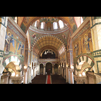 Berlin, Herz-Jesu-Kirche, Blick von der Sngerempore im Chorraum zur Orgel
