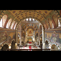 Berlin, Herz-Jesu-Kirche, Blick vom Spieltisch in die Kirche