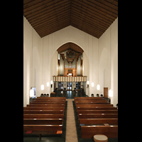 Berlin, Kirche zum Heilsbronnen, Innenraum in Richtung Orgel