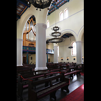 Berlin, St. Marien am Behnitz, Schrger Blick durch die Sulen zur Orgel