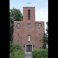 Berlin, St. Joseph Tegel, Fassade mit Turm