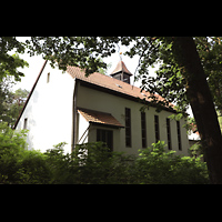 Berlin, Waldkirche Heiligensee, Auenansicht der Kirche vom Wald