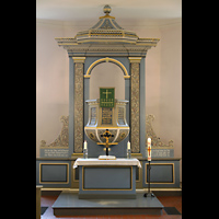 Berlin, Dorfkirche Heiligensee, Altar mit Kanzel