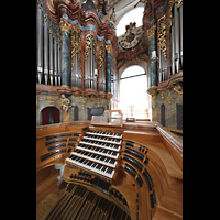 Waldsassen, Stiftsbasilika, Hauptorgel mit Spieltisch