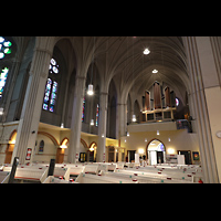 Berlin, American Church in Berlin (ehem. Lutherkirche am Dennewitzplatz), Innenraum mit Orgel vom westlichen Querhaus aus gesehen