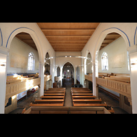 Berlin, Alte Pfarrkirche 'Zu den Vier Evangelisten' (Dorfkirche Pankow), Blick von der Orgelempore in die Kirche