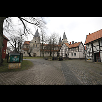 Knigslutter, Kaiserdom, Domplatz mit Dom