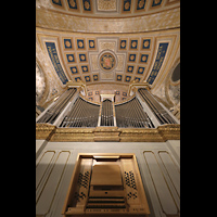Barcelona, Baslica de la Mare de Du de la Merc i Sant Miquel, Orgel mit Spieltisch perspektivisch