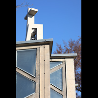 Berlin, St. Ansgar, Kreuz auf dem Glockenturm