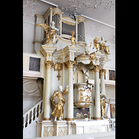 Bayreuth, Spitalkirche, Seitlicher Blick zum Altar mit Orgel