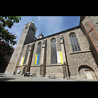 Magdeburg, Kathedrale St. Sebastian, Sdliches Seitenschiff mit Friedensbeflaggung