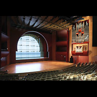 Las Palmas (Gran Canaria), Auditorio Alfredo Kraus, Blick von der linken Saalseite zur Orgel und aufs Meer