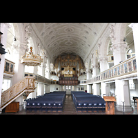 Celle, Stadtkirche St. Marien, Innenraum in Richung Orgel