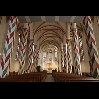 Gttingen, St. Jacobi, Innenraum in Richtung Chor