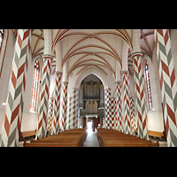 Gttingen, St. Jacobi, Innenraum in Richtung Orgel
