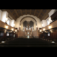 Worms, Lutherkirche, Innenraum in Richtung Orgel