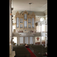 Neustrelitz, Stadtkirche, Blick von der Seitenempore in die Kirche und zur Orgel