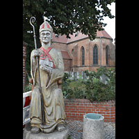 Jterbog, Liebfrauenkirche, Skulptur des Magdeburger Erzbischofs Wichmann, der den Kirchbau beauftragte
