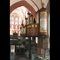 Norden, St. Ludgeri, Orgel von der Seitenempore / Vierungsecke aus gesehen