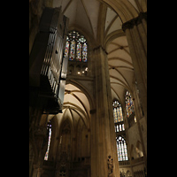 Regensburg, Dom St. Peter, Orgel vom nrdlichen Seitenschiff aus gesehen