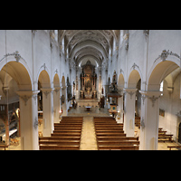 Regensburg, Niedermnster, Blick vom Spieltisch in die Kirche