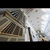 Alttting, Basilika St. Anna, Chororgel perspektivisch mit Blick zur Hauptorgel