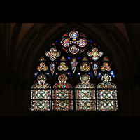 Regensburg, Dom St. Peter, Buntglasfenster im nrdlichen Seitenschiff, 1. Joch, mit dem Lamm Gottes und Symbolen der Evangelisten (1320/1907)