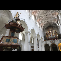Regensburg, Niedermnster, Kanzel mit Blick zur Orgel