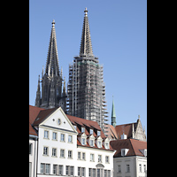 Regensburg, Dom St. Peter, Blick vom Neupfarrplatz auf die Trme