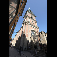 Stockholm, Deutsche St. Gertruds-Kirche, Tyska brinken mit Blick auf die Nordwestseite der Kirche und den Turm