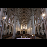 Viersen, St. Cornelius und Peter, Hauptschiff in Richtung Orgel