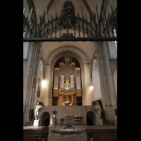 Kln (Cologne), Basilika St. Aposteln, Hinterer Kirchenraum mit Hauptorgel