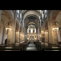 Kln (Cologne), Basilika St. Aposteln, Hauptschiff in Richtung Chor